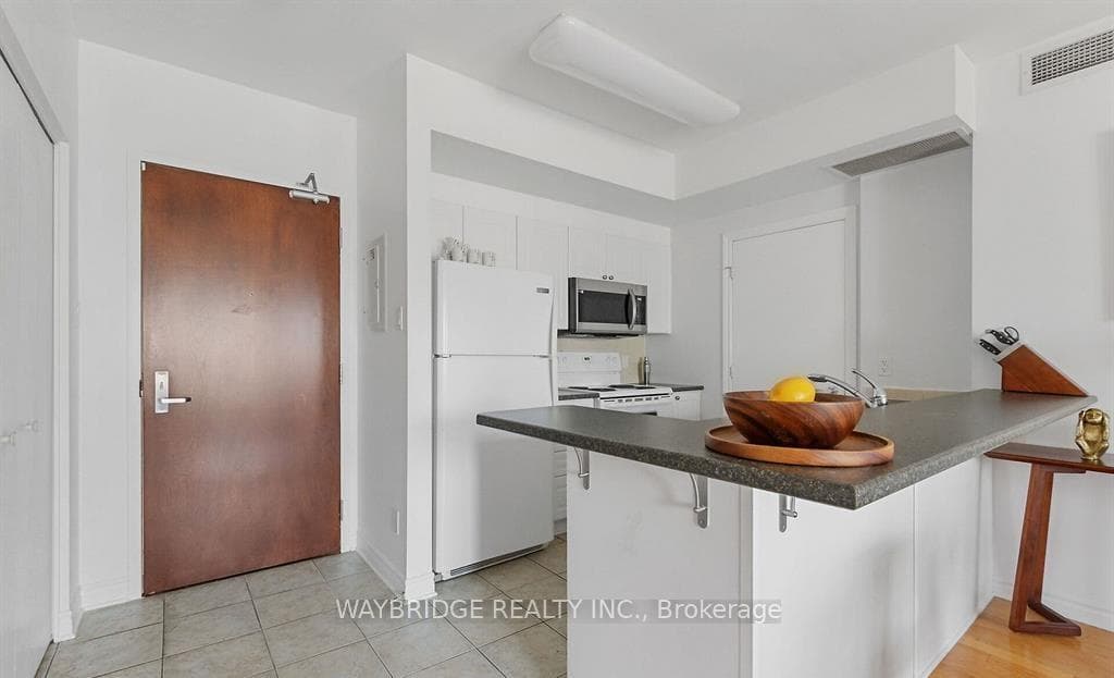 200 Rideau Street Unit 906 photo 5