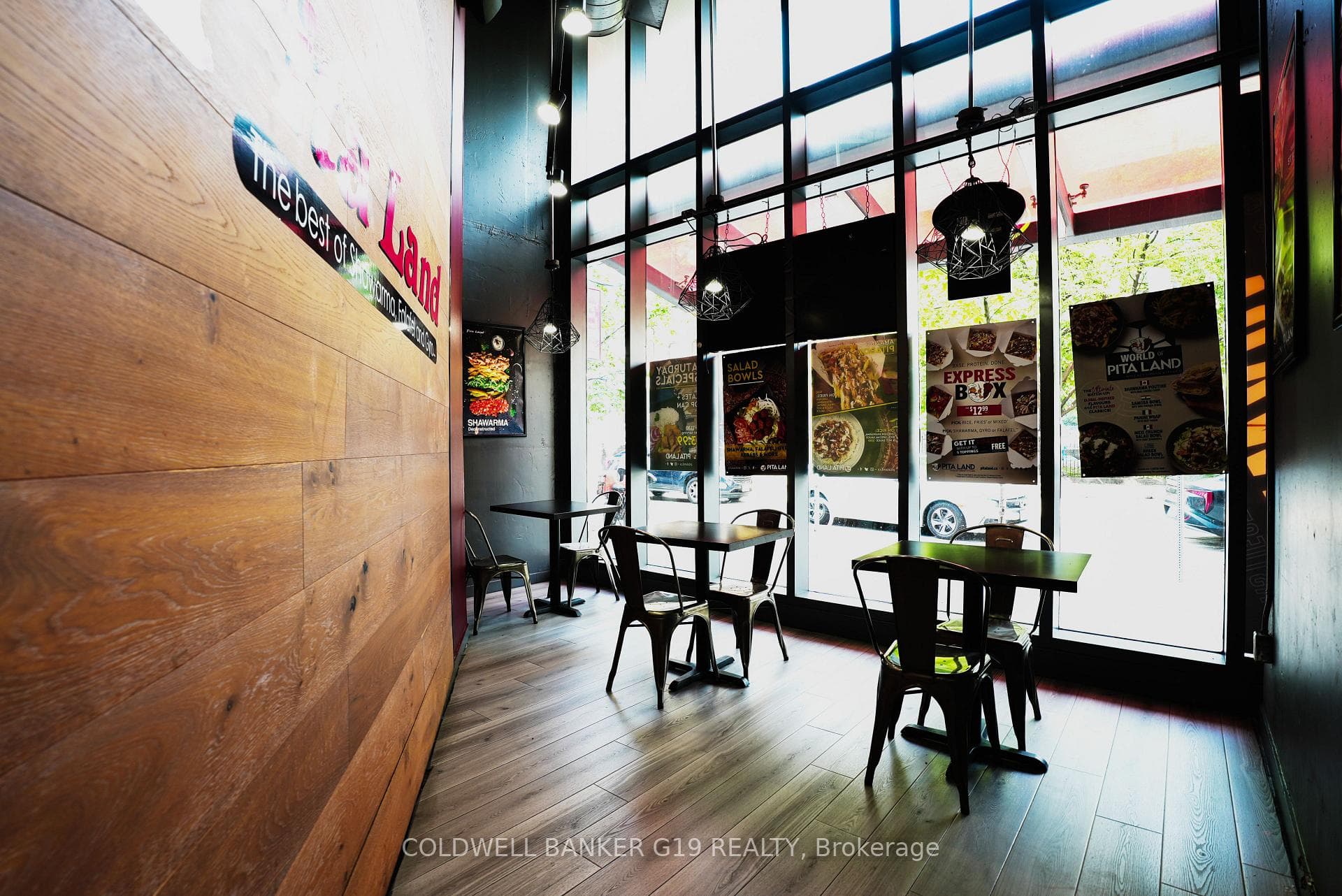155 Dundas Street photo 3