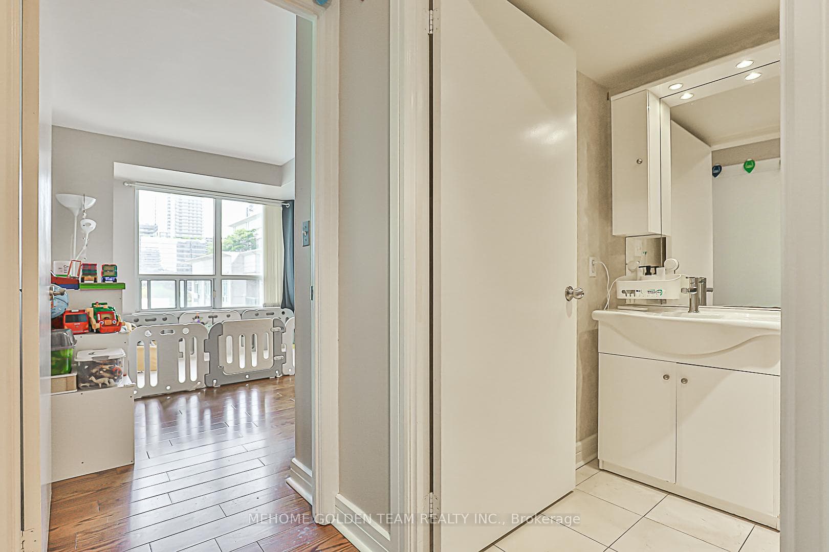 16 Harrison Garden Boulevard Unit 602 photo 21