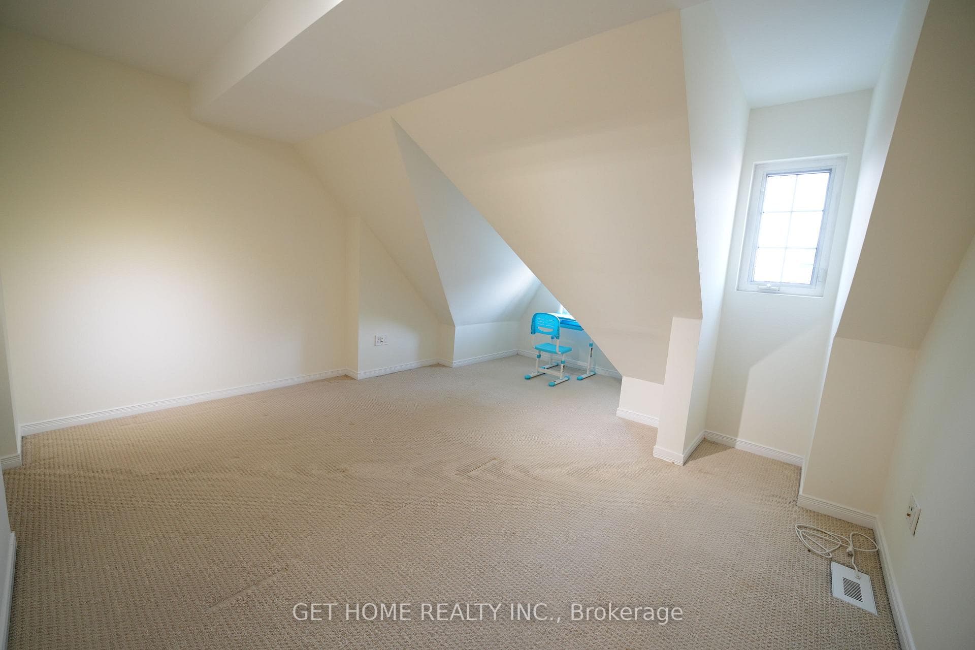 840 Dundas Street Unit 25 photo 27