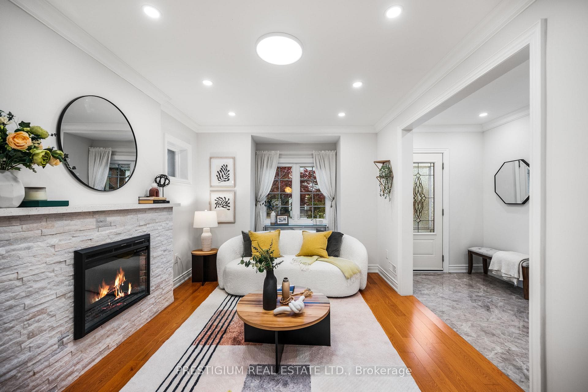 556 Davisville Avenue photo 10
