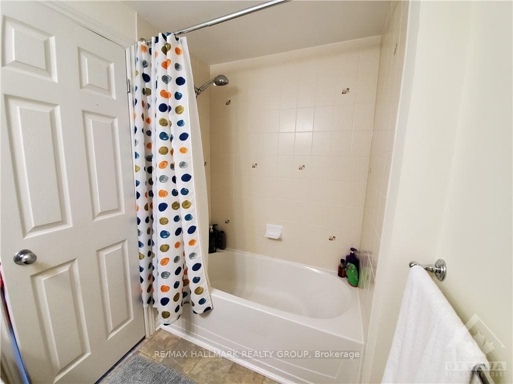 114 Paseo Private photo 9