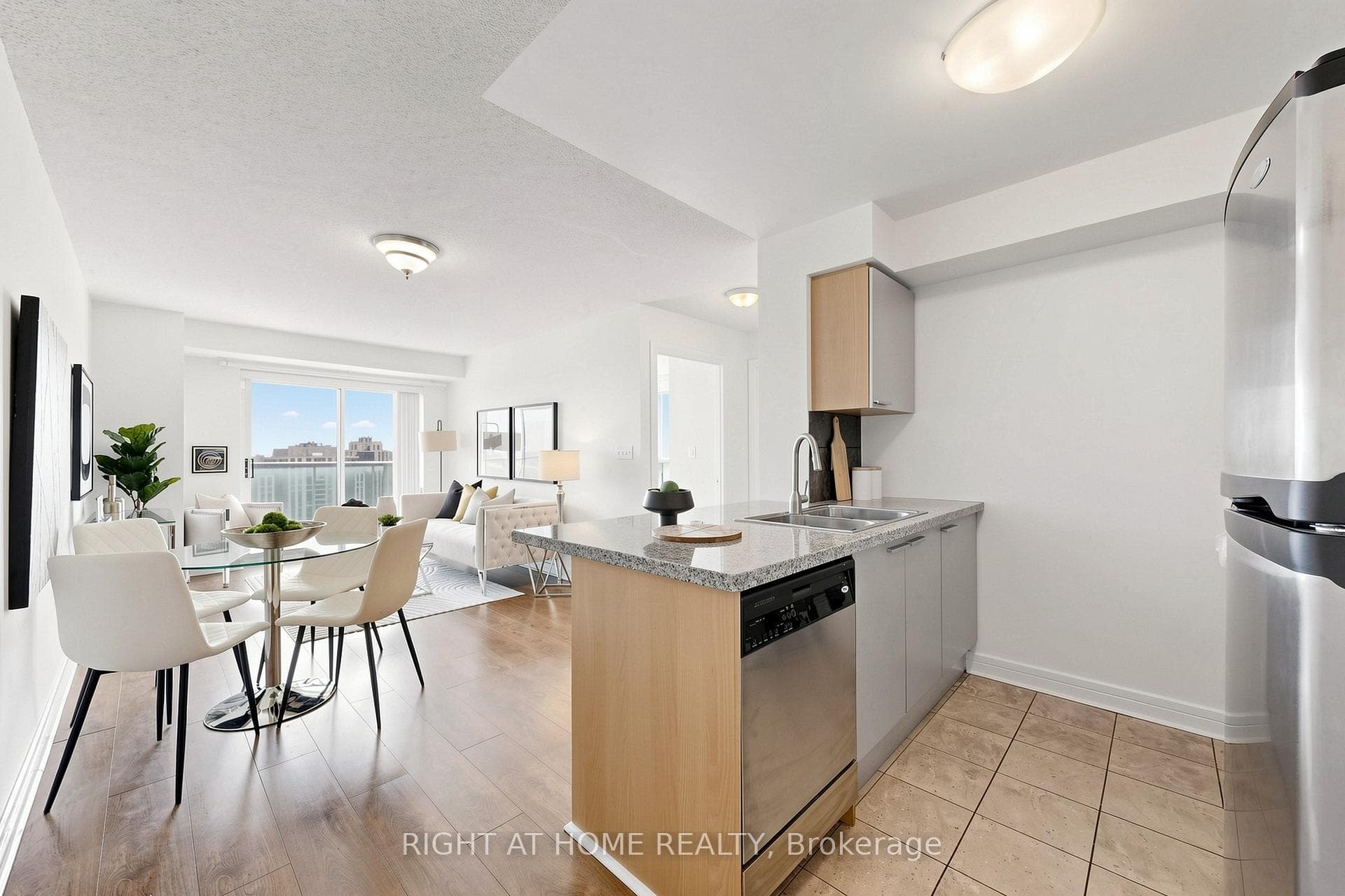 18 Harrison Garden Boulevard Unit 2308 photo 12