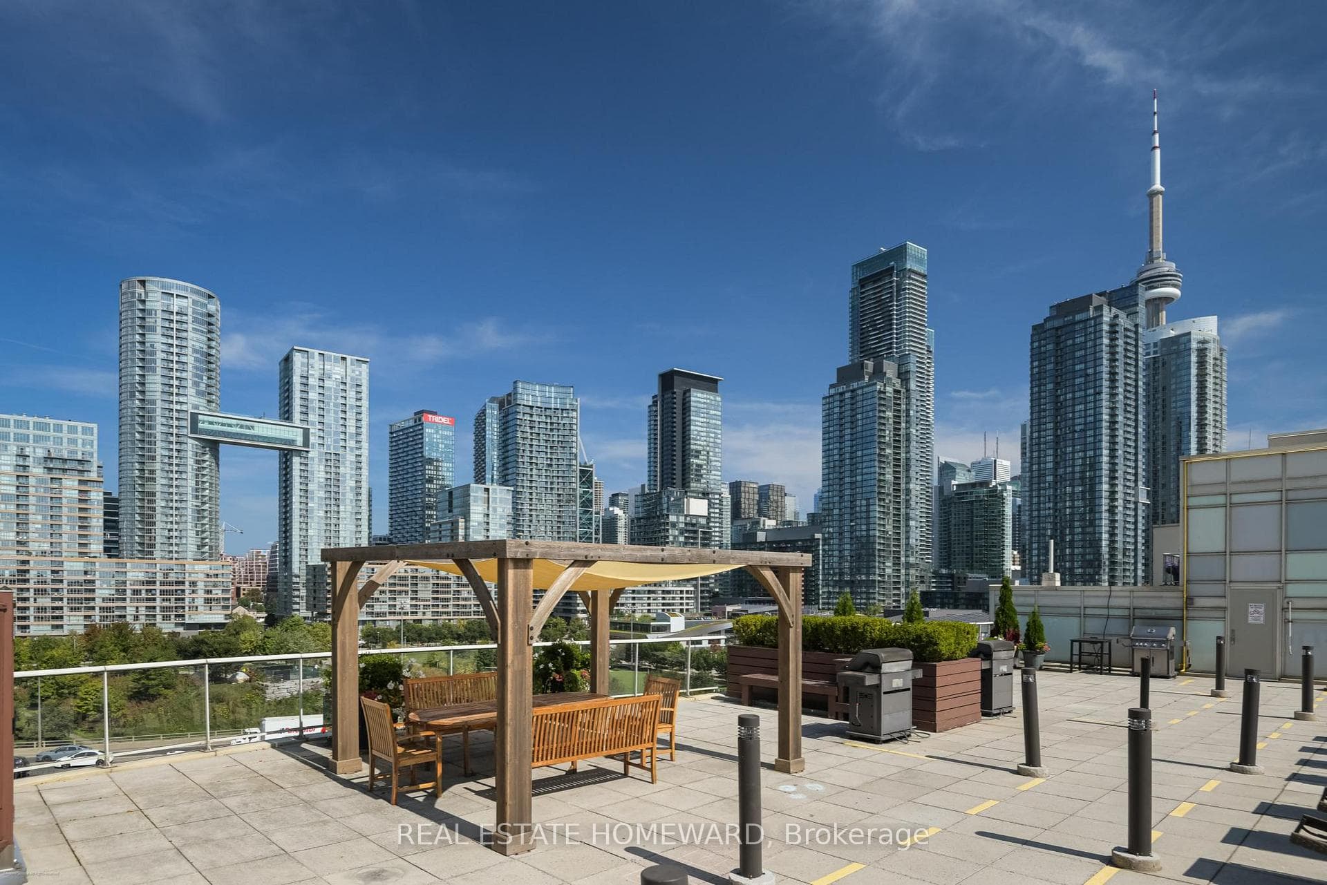 550 Queens Quay Unit 201 photo 38