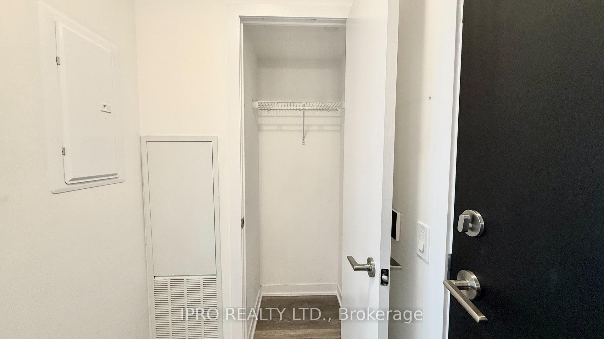 87 Peter Street Unit 1808 photo 12