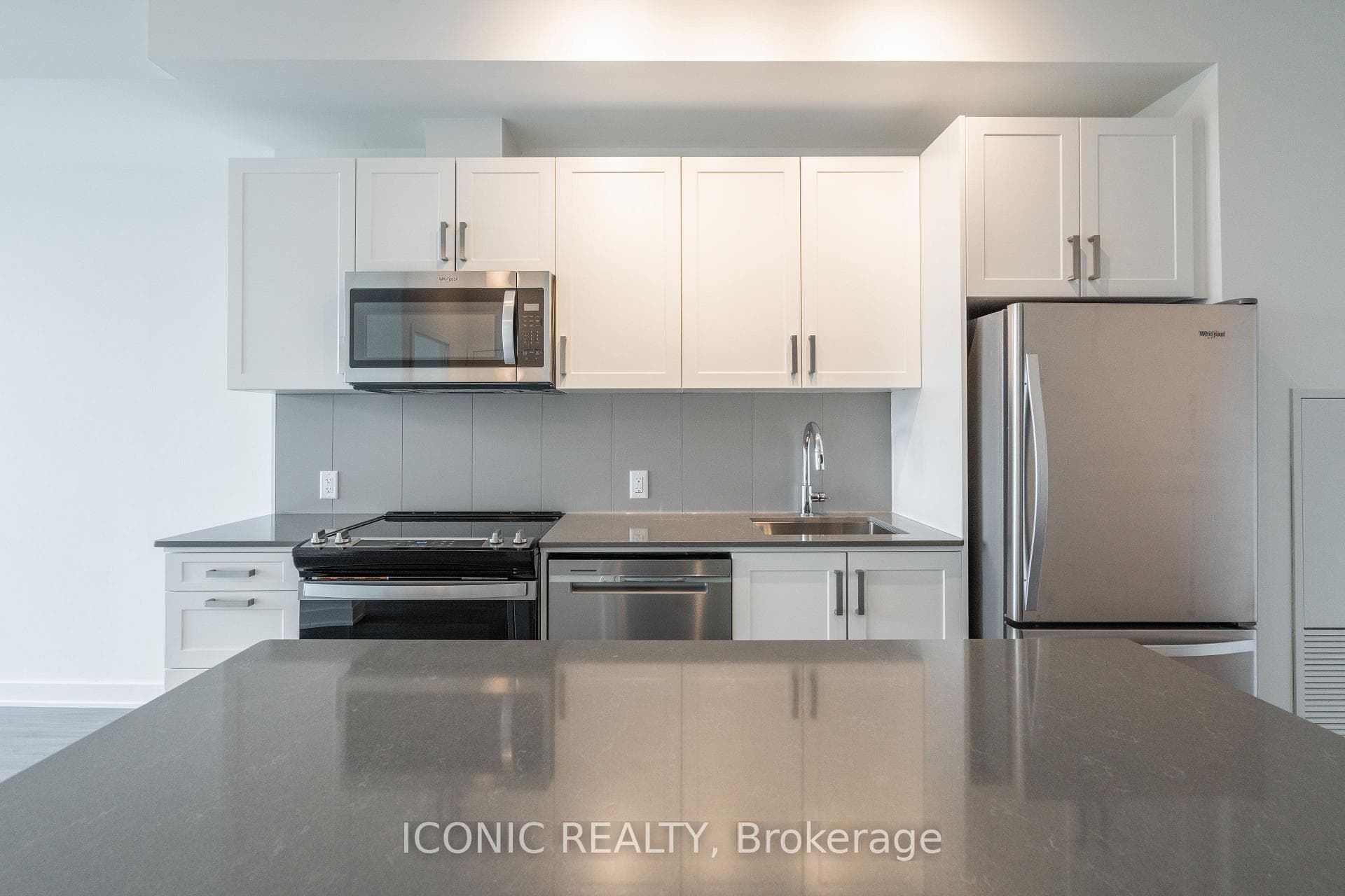 681 Yonge Street Unit 510 photo 19