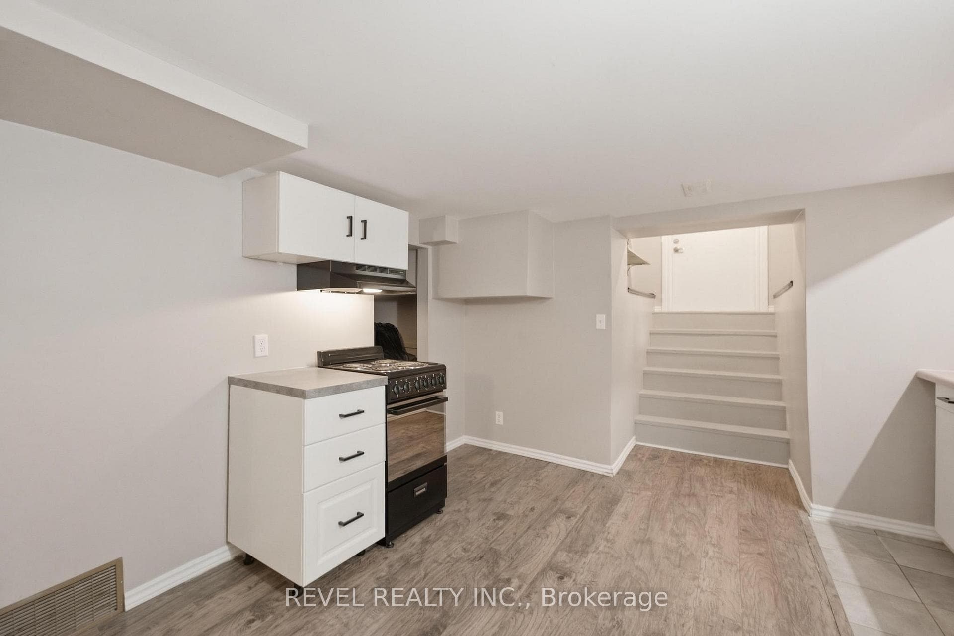 481 Upper Gage Avenue photo 27