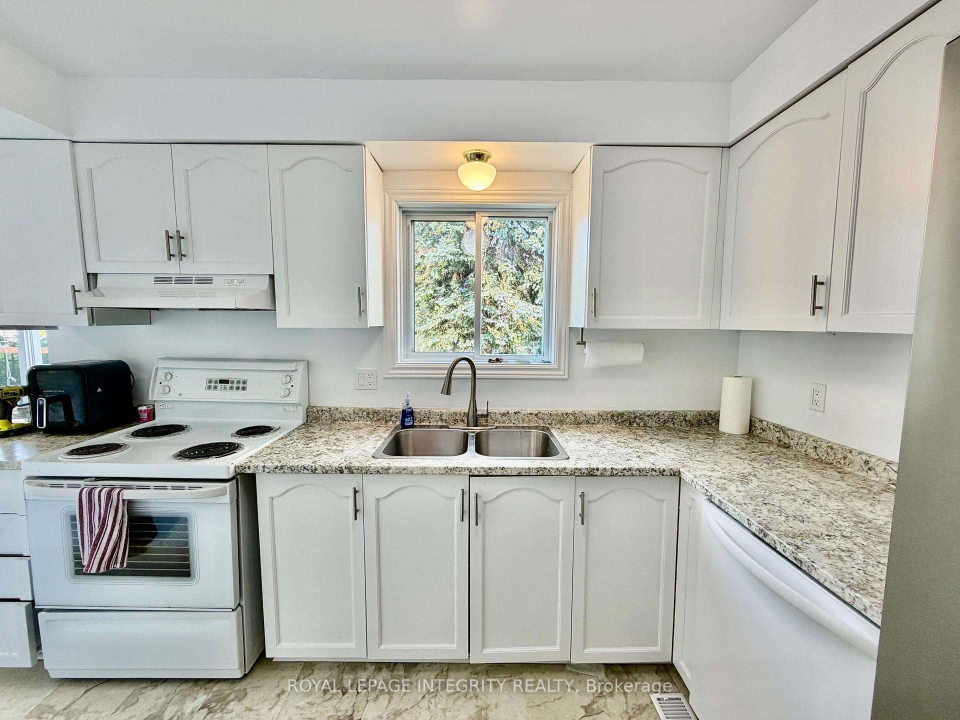 1039 Karsh Drive photo 7