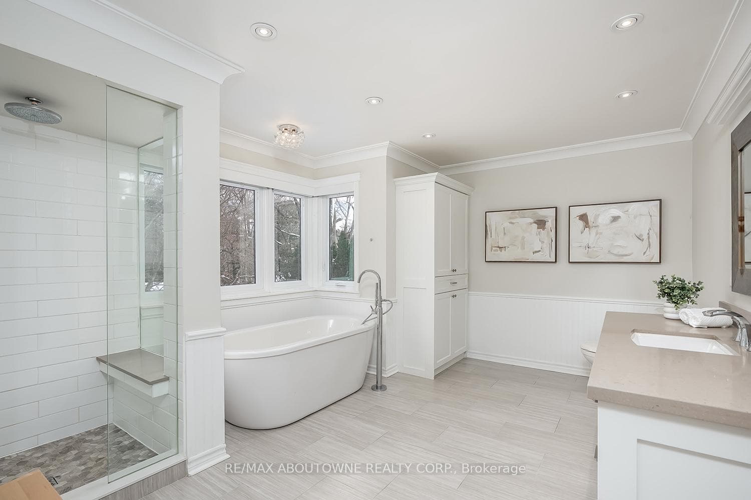 4226 Dunvegan Road photo 21