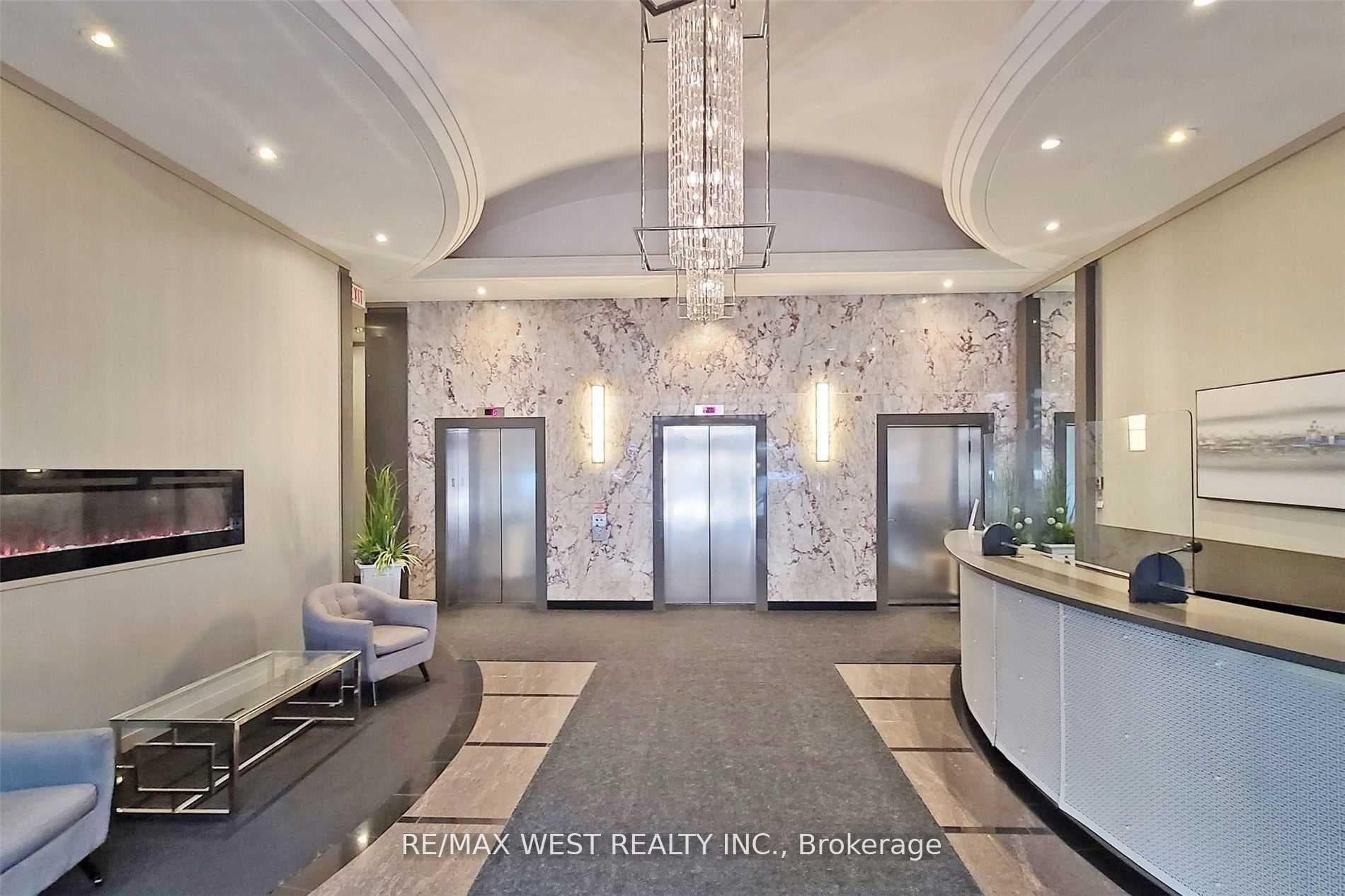 555 Yonge Street Unit 604 photo 16