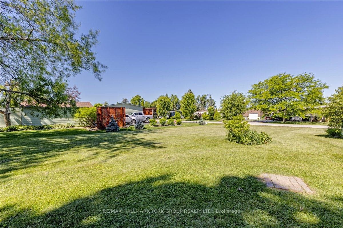 120 Roxanna Drive photo 23