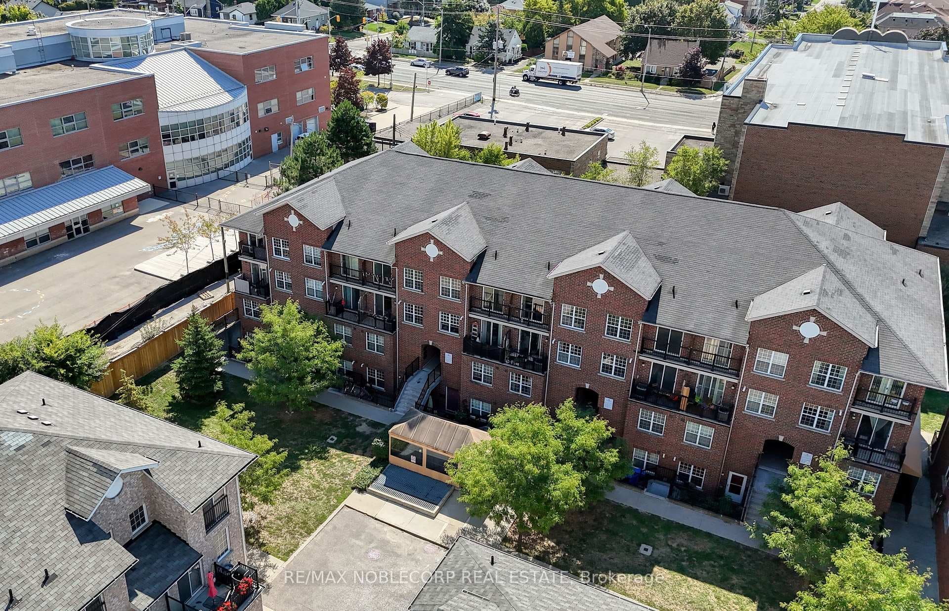 45 Strangford Lane Unit 311 photo 2