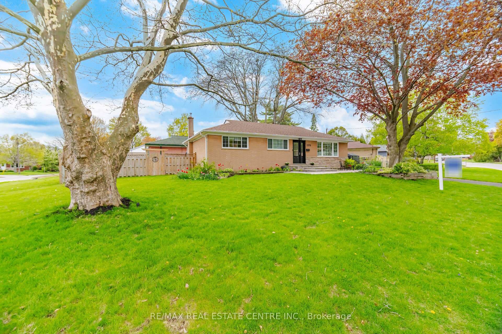 1376 Royal Drive photo 1