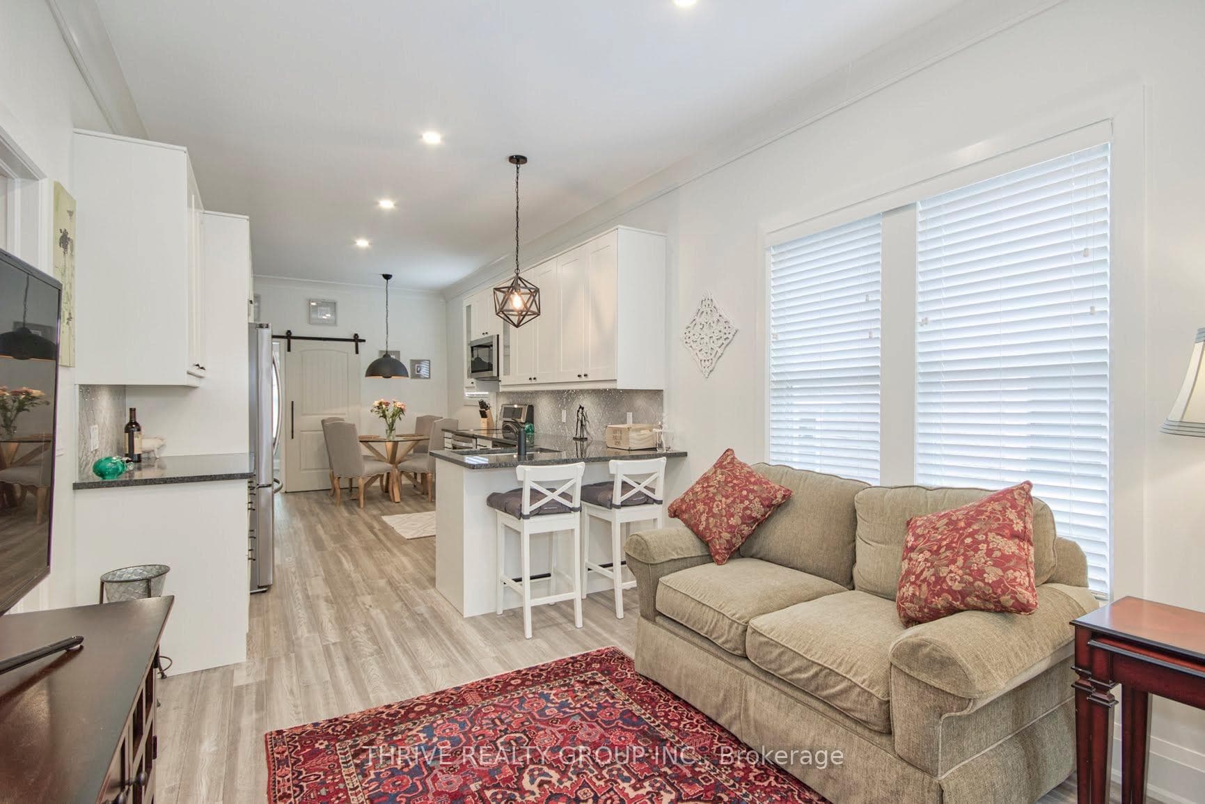 640 Princess Avenue photo 2