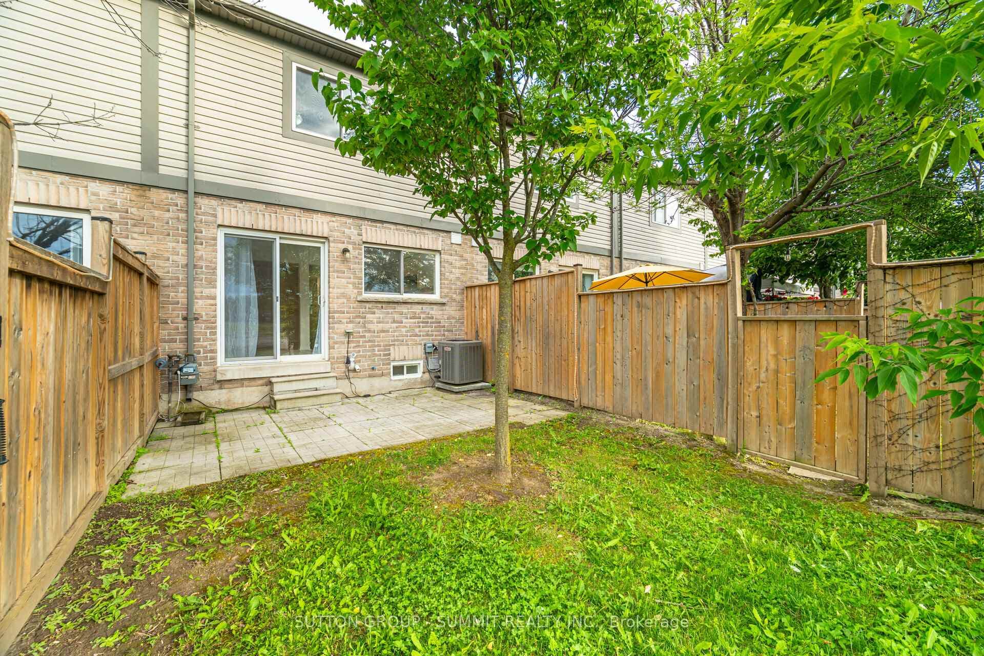 Private backyard, fully fenced
