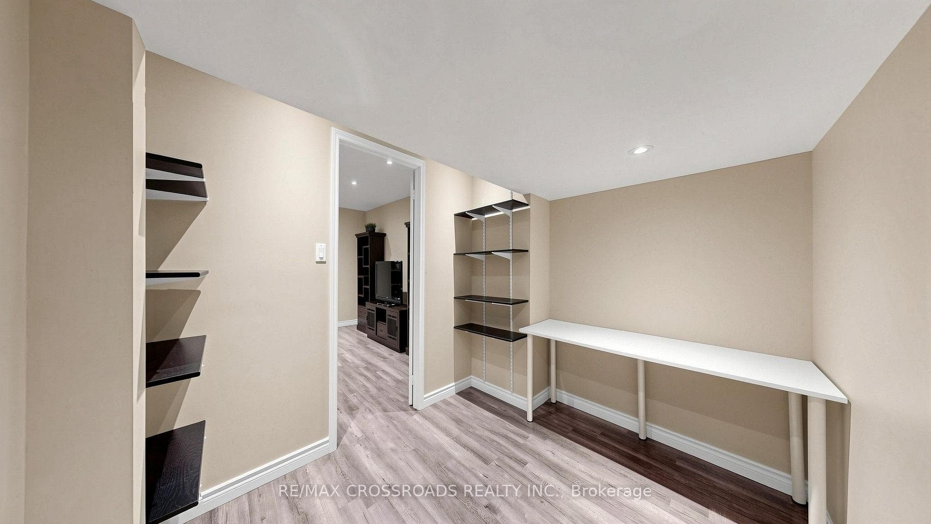 18 Beckett Avenue photo 39