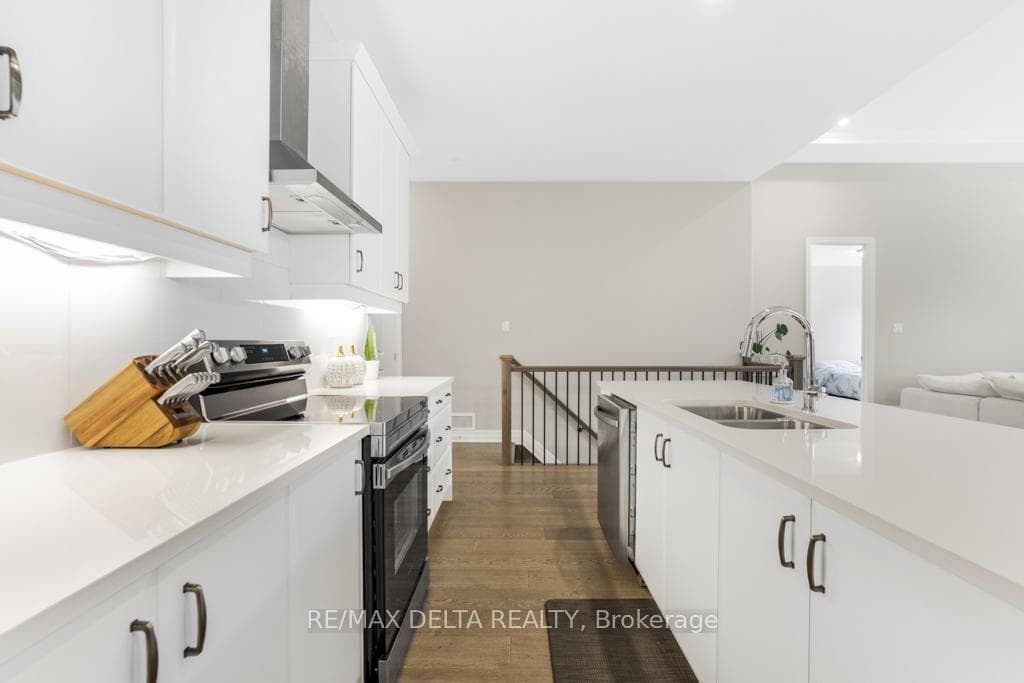 278 Turquoise Street photo 11