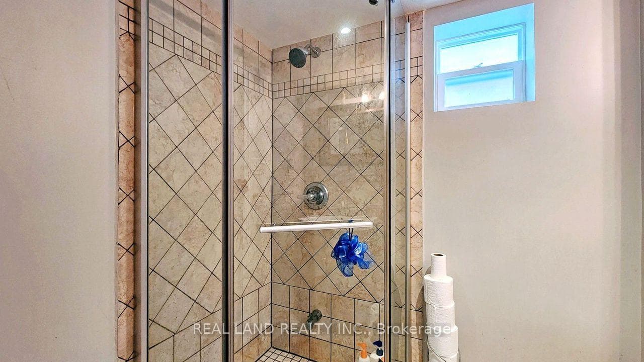 26 Glamis Avenue photo 2