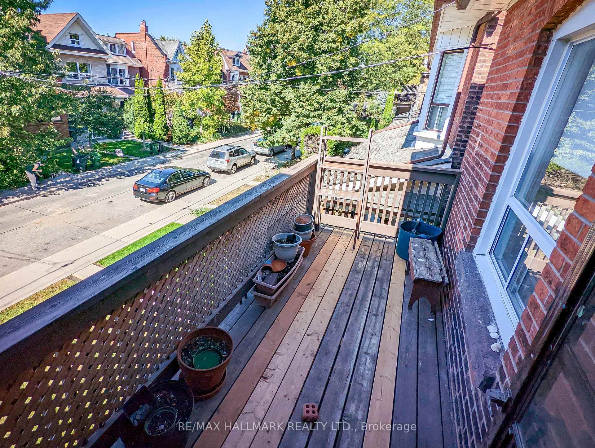 371 St Clarens Avenue Unit 2nd Floor photo 2