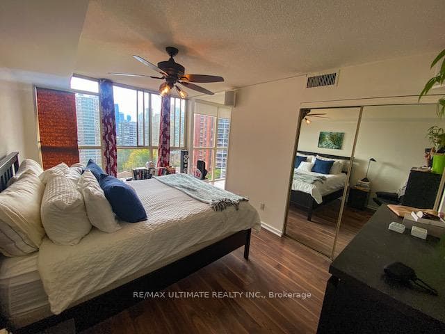 15 Maitland Place Unit 1409 photo 13