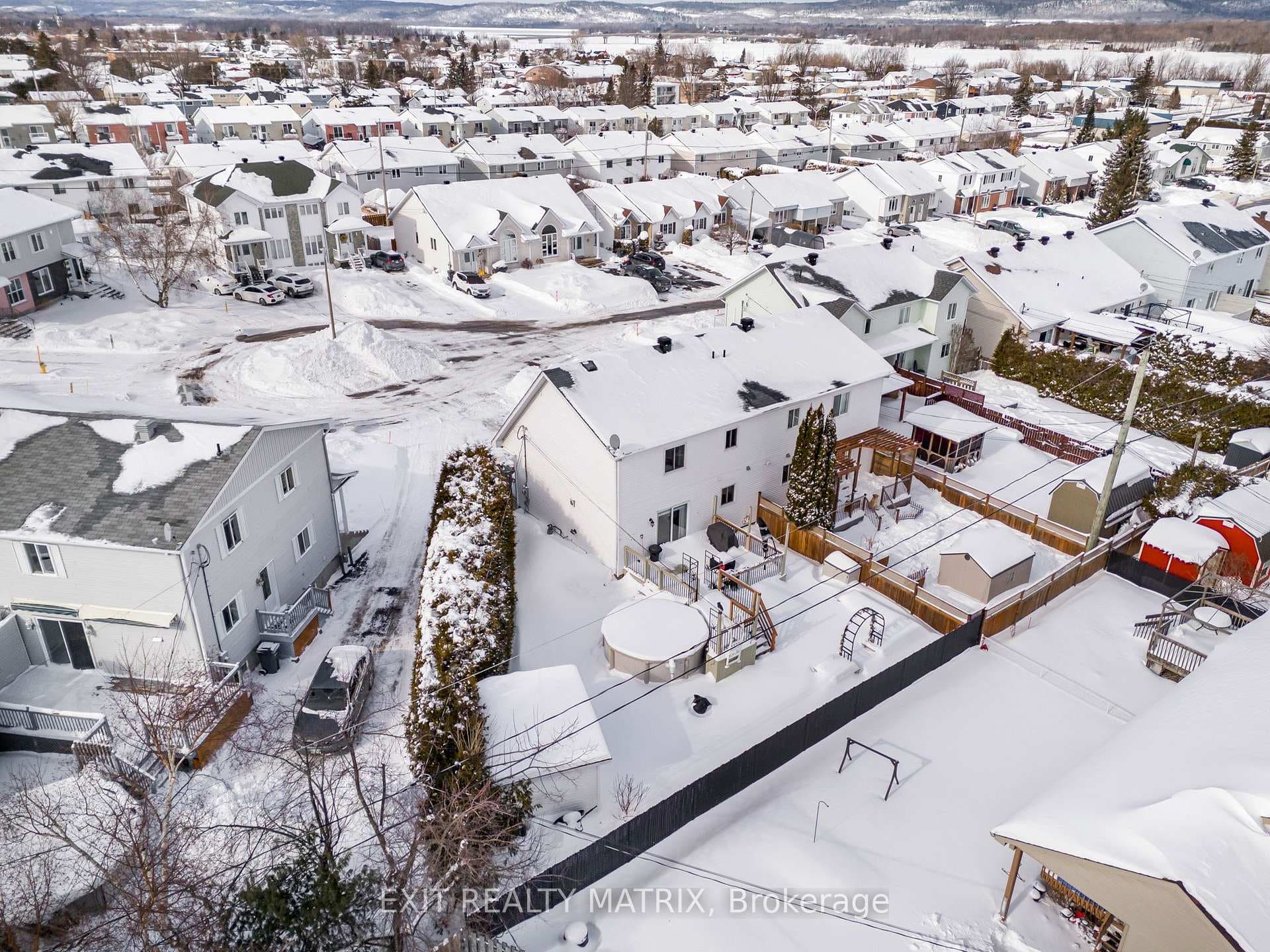 485 Desjardins Street photo 36