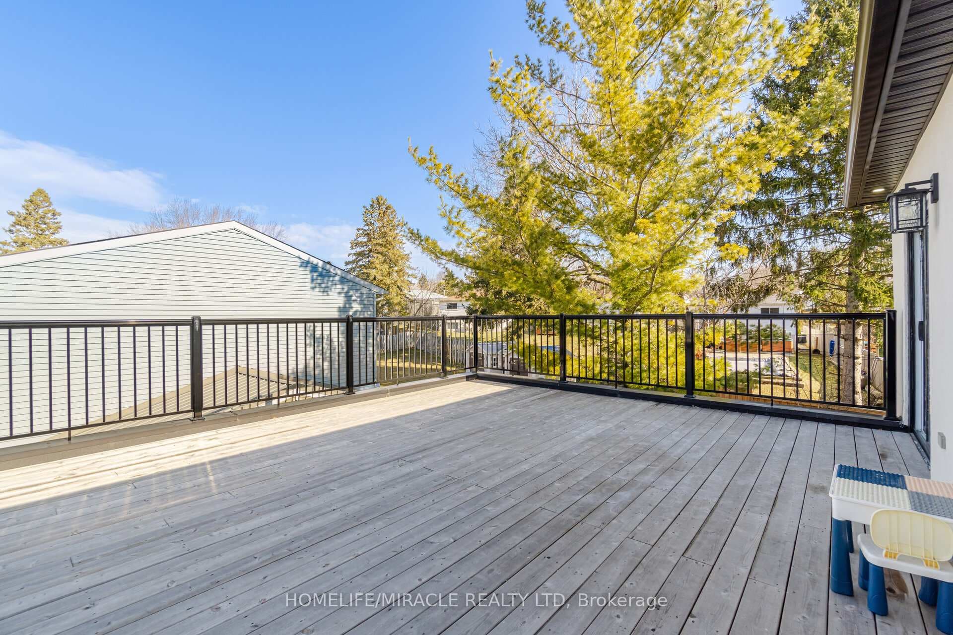 133 Roxborough Road photo 26
