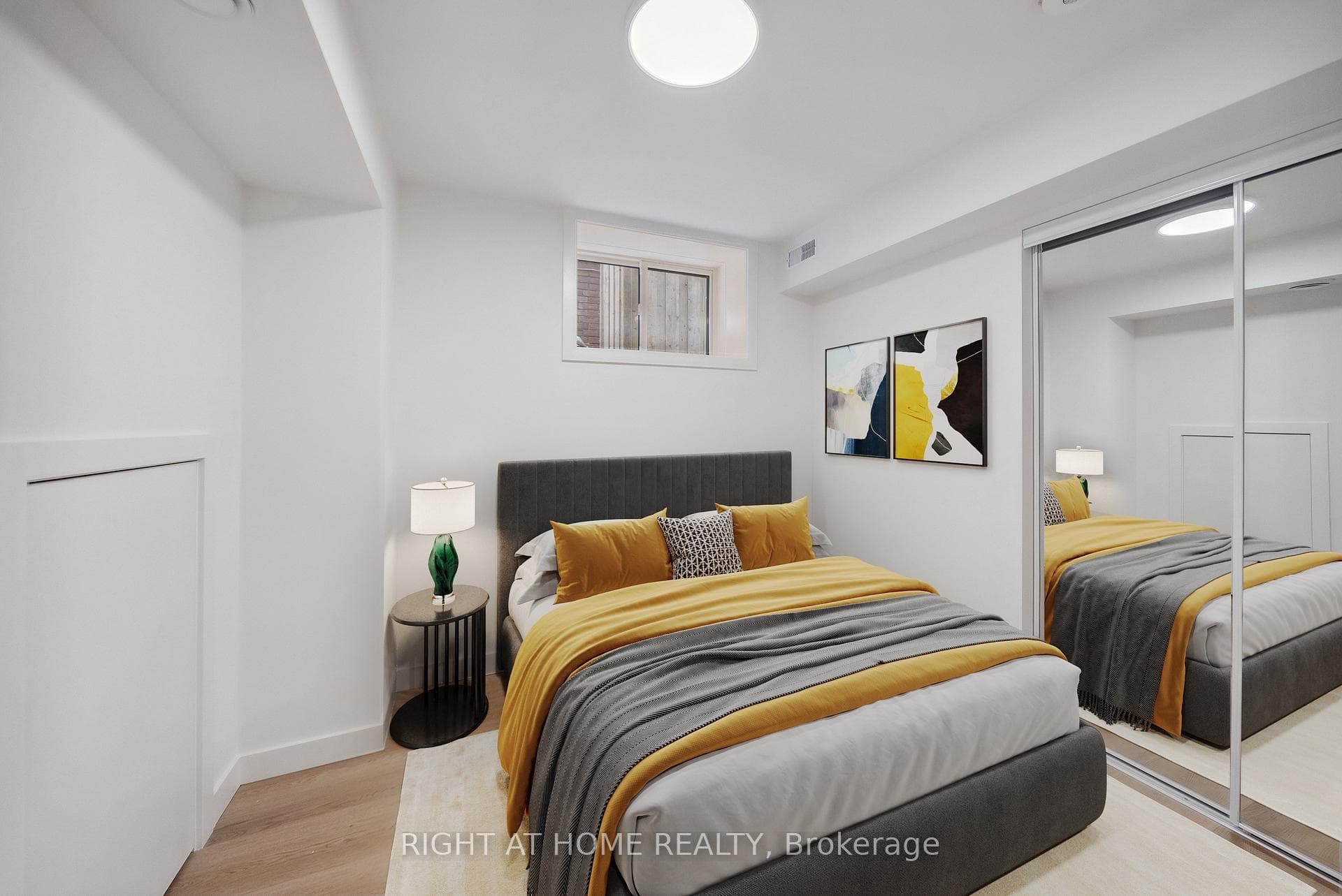 112 Walmer Road Unit 6 photo 5