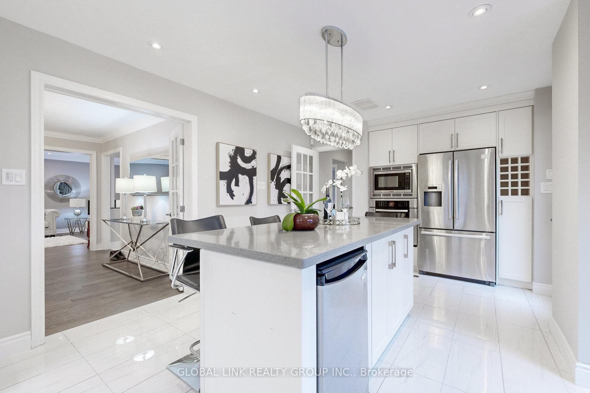 1 Rae Crescent photo 14