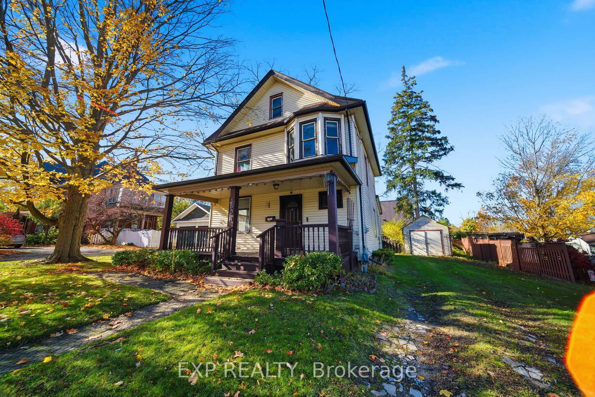 160 Head Street photo 2