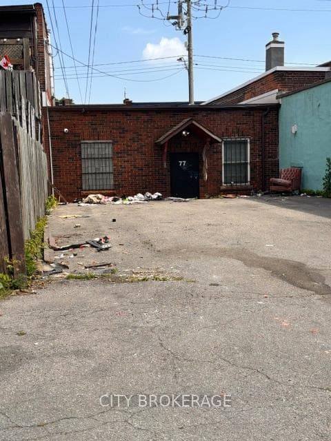 774 Barton Street photo 12