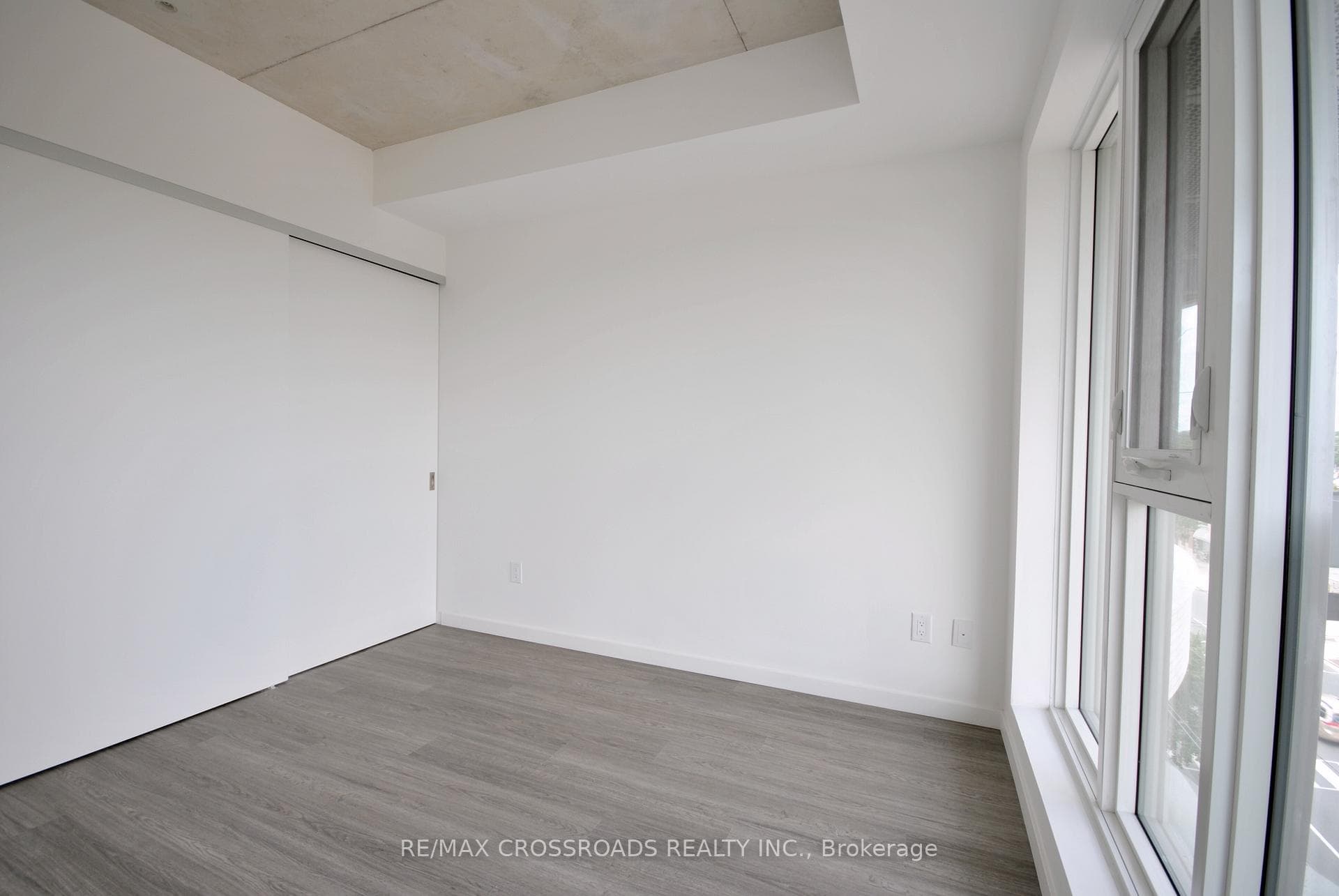 689 The Queensway Drive Unit 516 photo 10