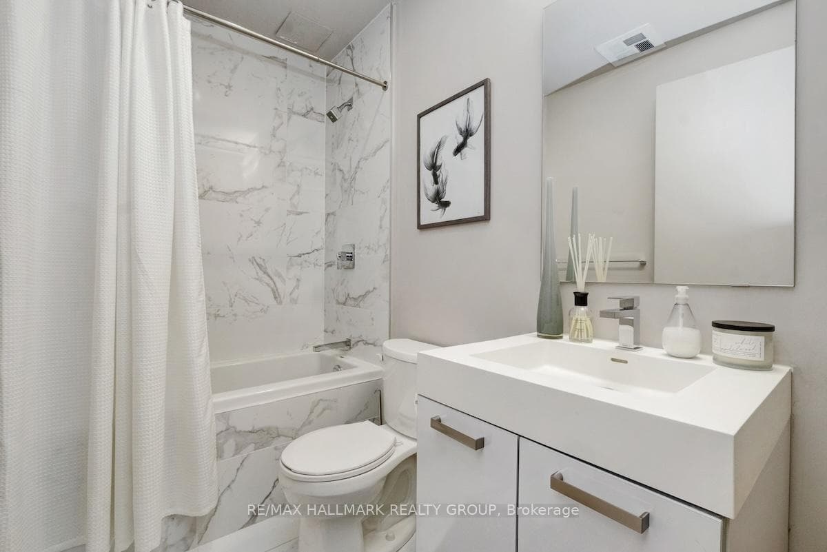 203 Catherine Street Unit 807 photo 19