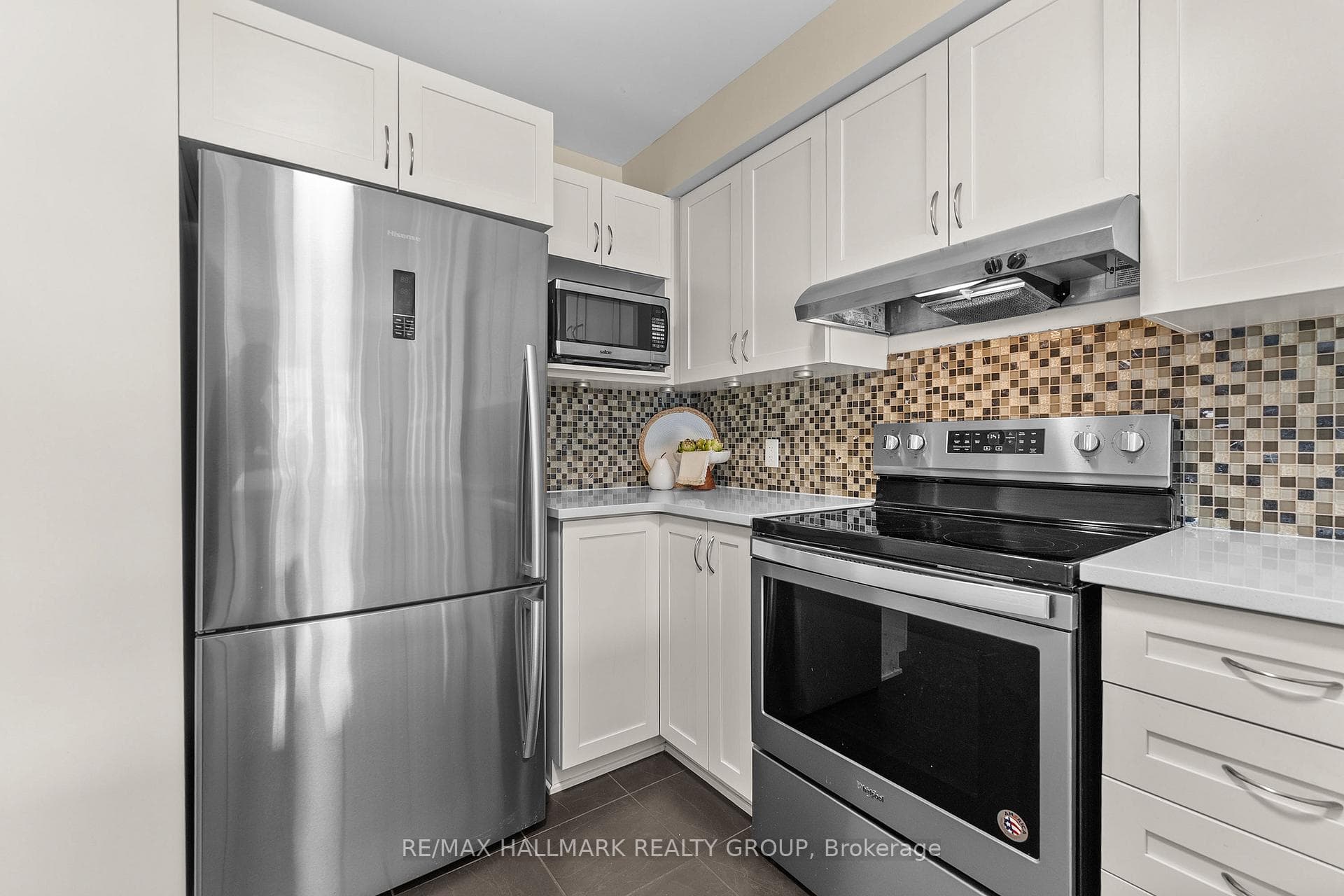 541 Chapman Mills Drive Unit A photo 16