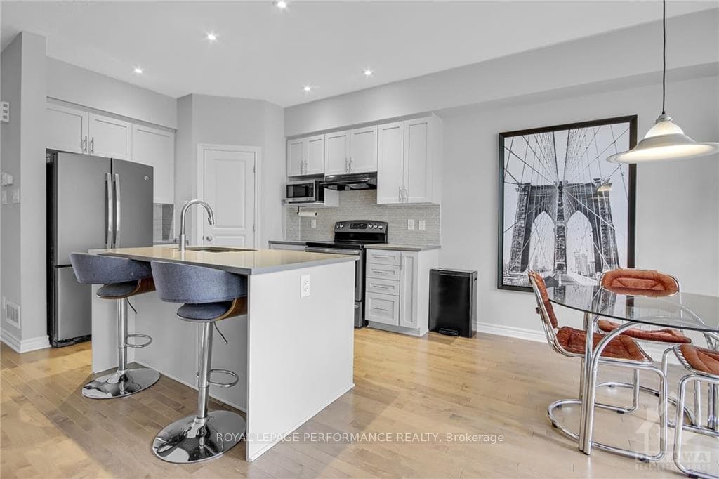 332 MELODIE Street photo 3