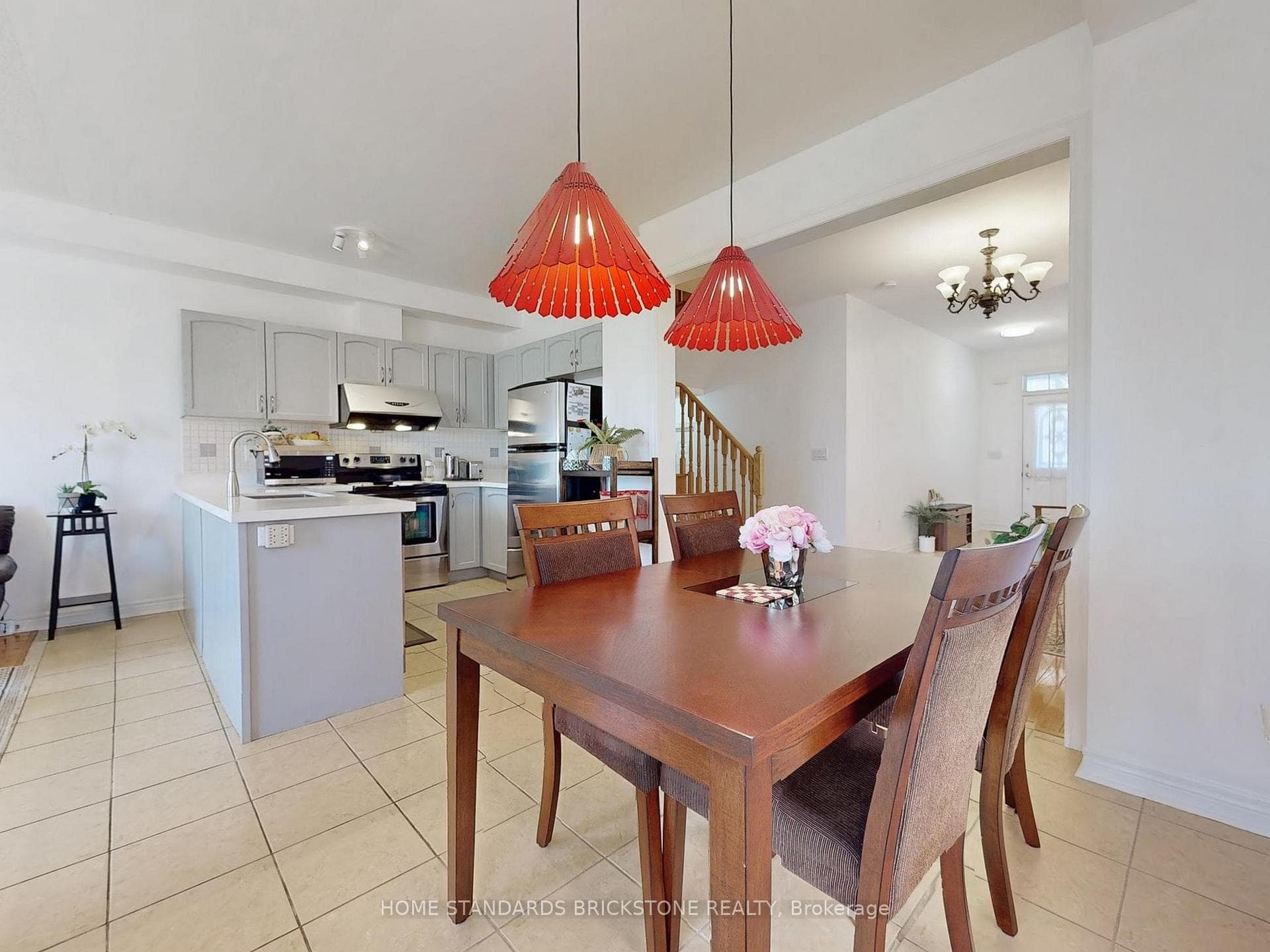 50 Versailles Crescent photo 20