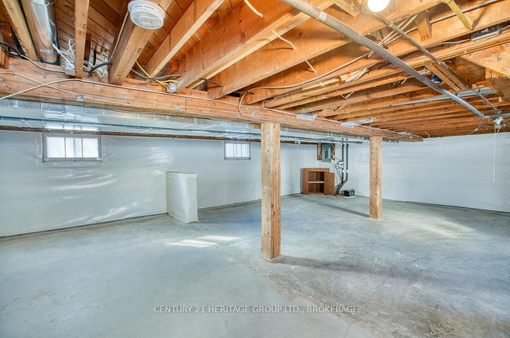 68 Brant Avenue photo 28