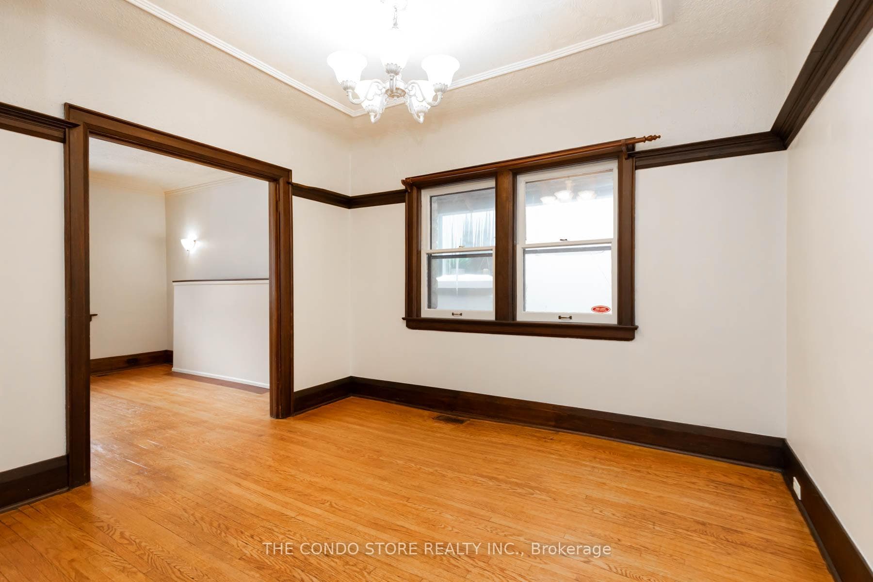 382 Roehampton Avenue photo 12