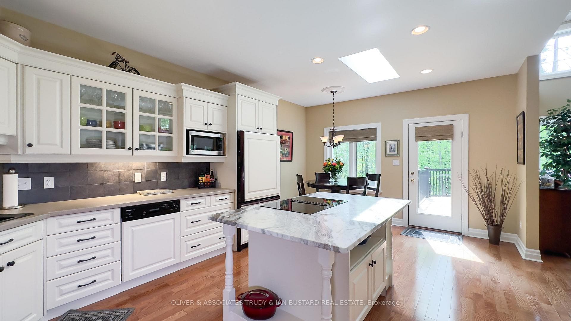 10305 Riverside Drive photo 15