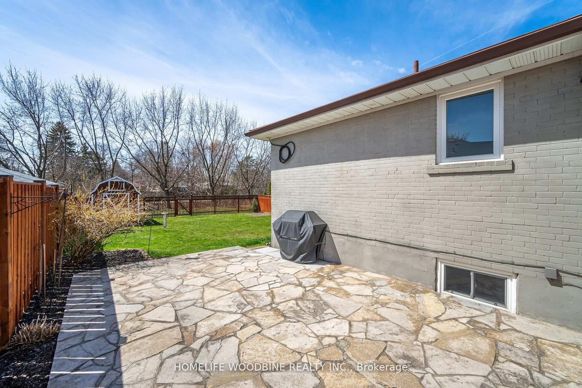 1342 Lewisham Drive photo 33