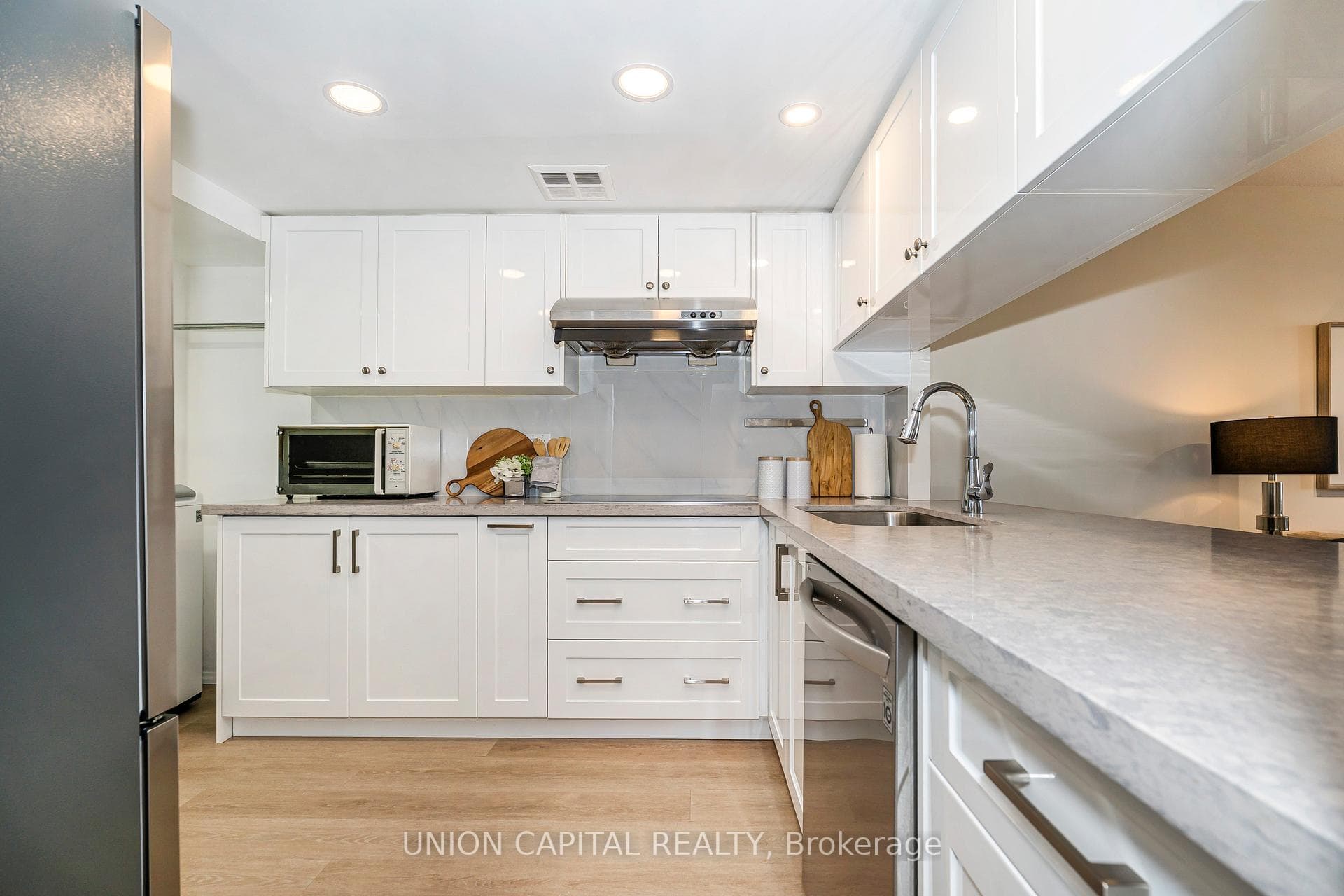 225 Bamburgh Circle Unit 1112 photo 9
