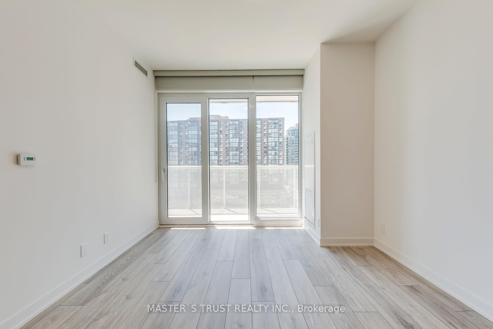 15 Holmes Avenue Unit 704 photo 4