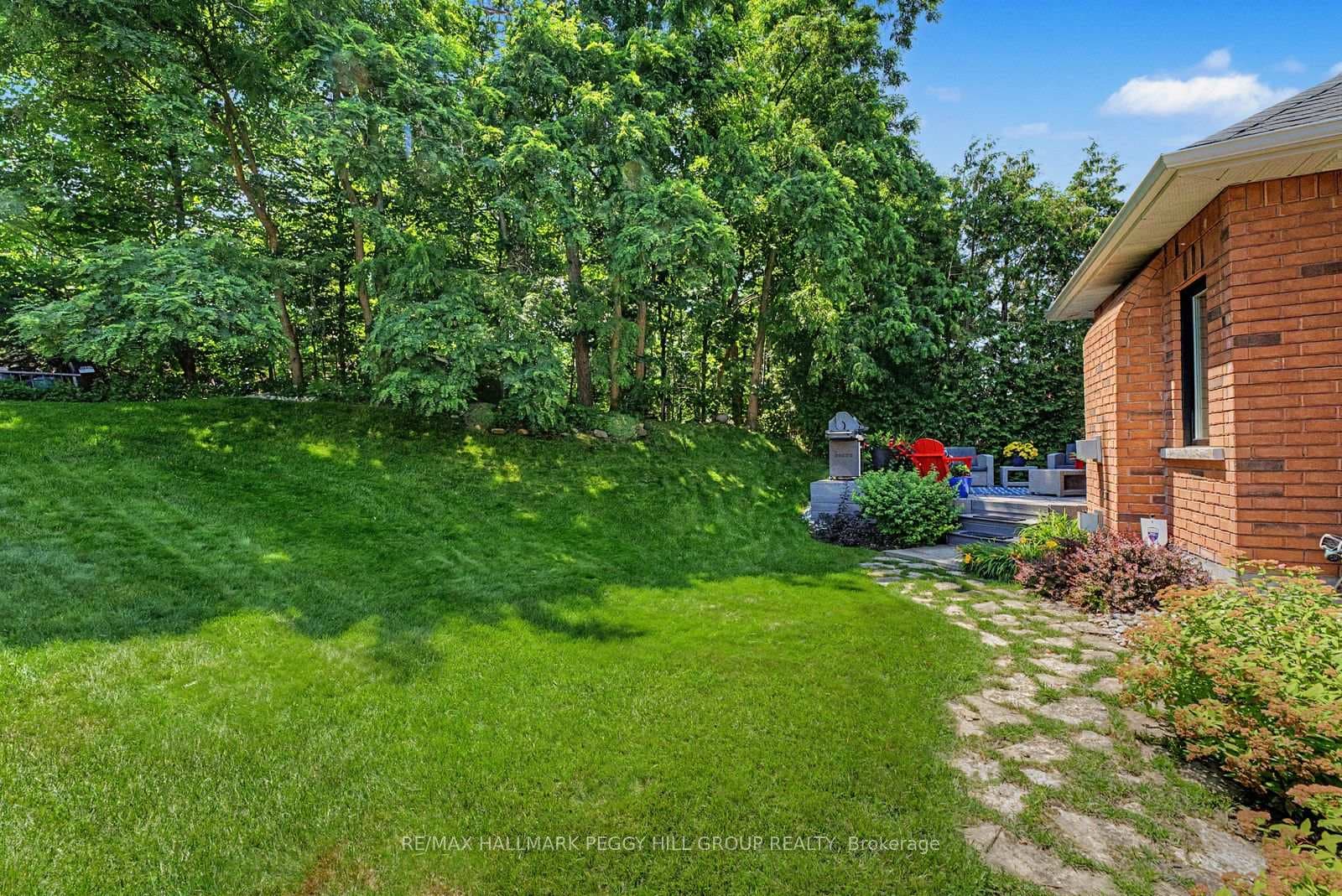 99 Cumming Drive photo 18