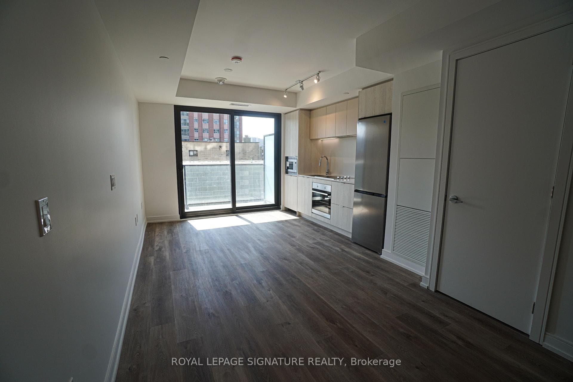 1 Jarvis Street Unit 404 photo 6