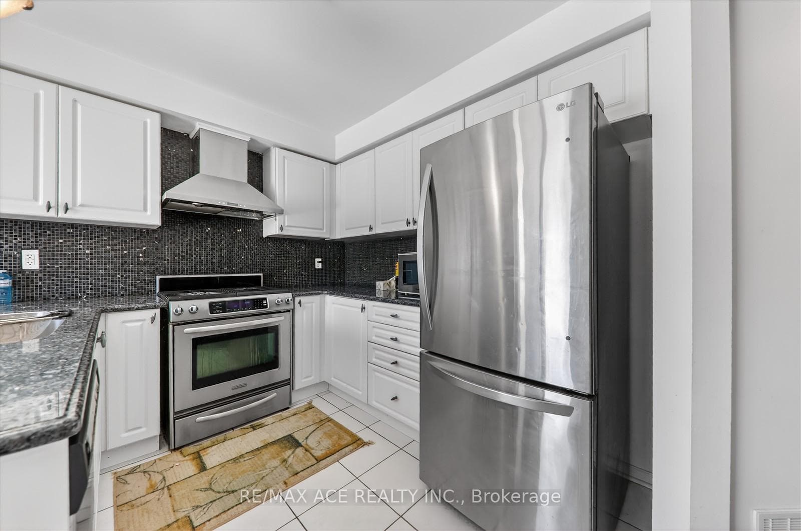 35 Angier Crescent Unit Main photo 15