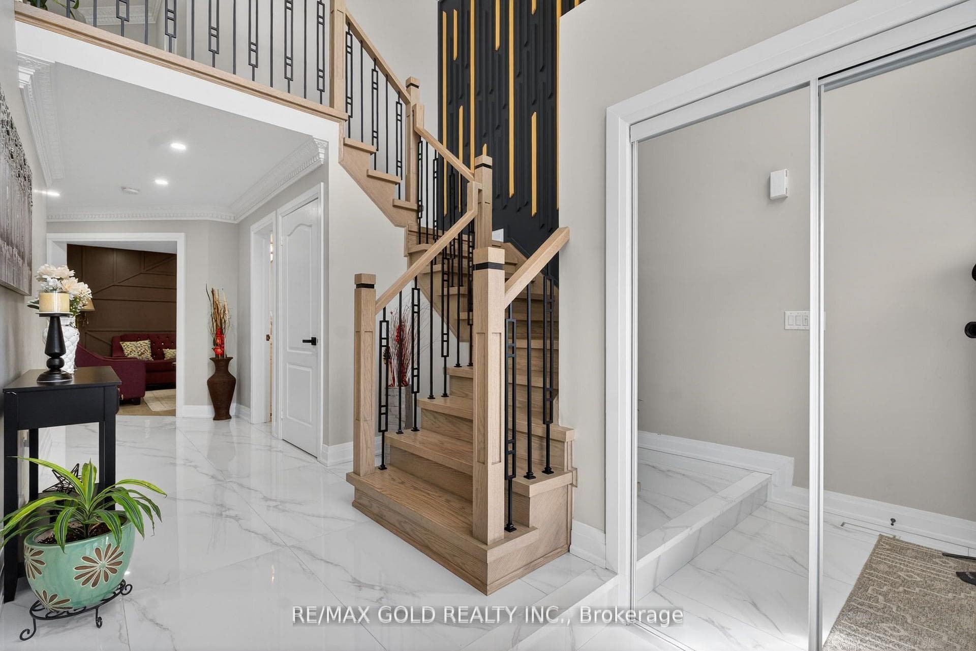 151 Brisdale Drive photo 5