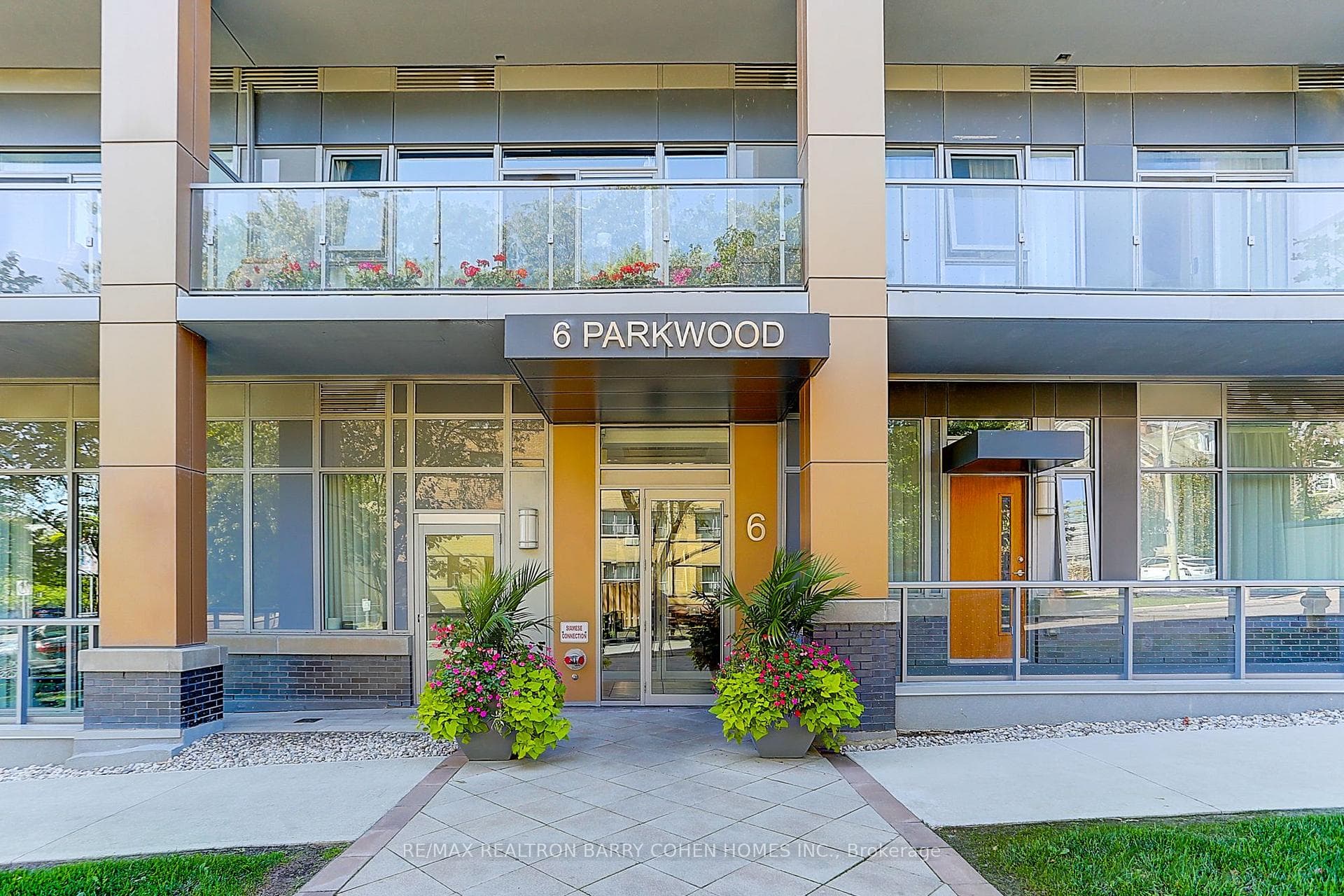 6 Parkwood Avenue Unit 806 photo 3