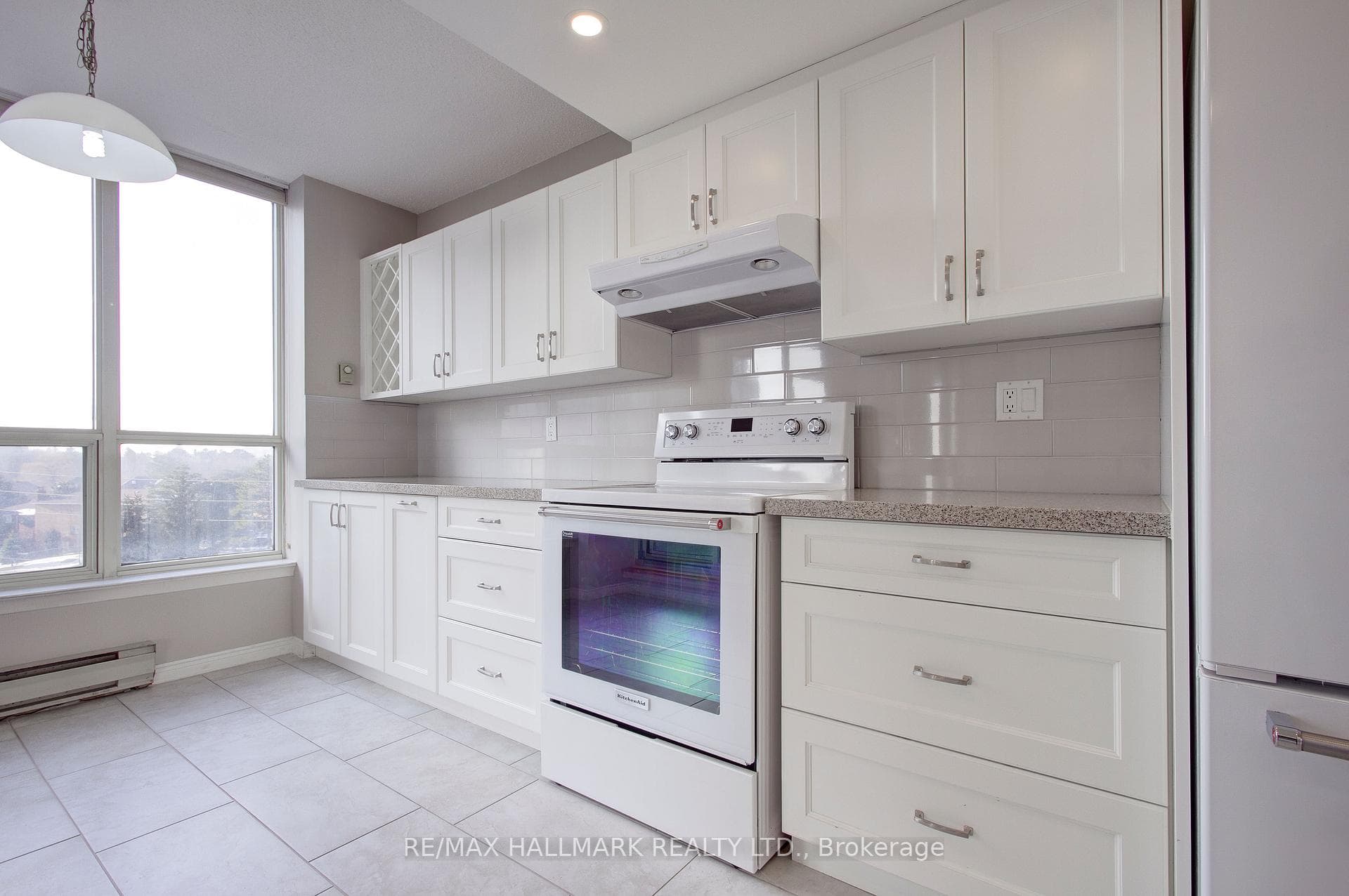 20 Guildwood Parkway Unit 713 photo 13