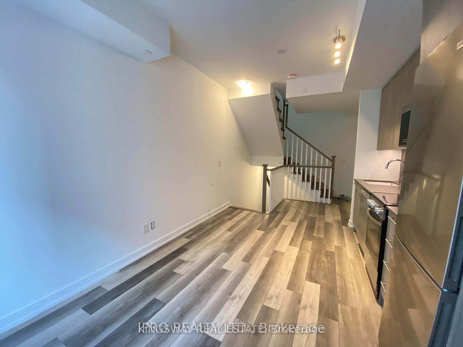 851 Sheppard Avenue Unit 33 photo 12
