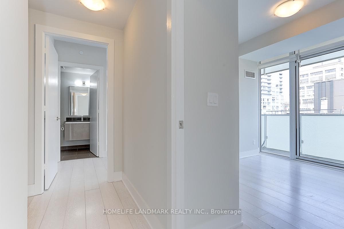 200 Bloor Street Unit 1804 photo 11