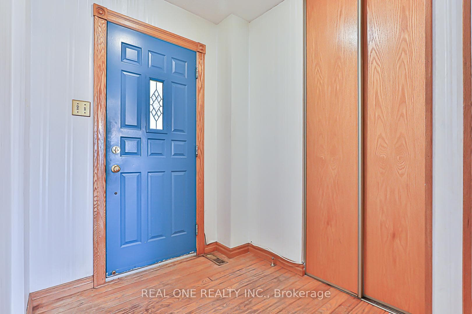 120 Lowe Boulevard photo 5